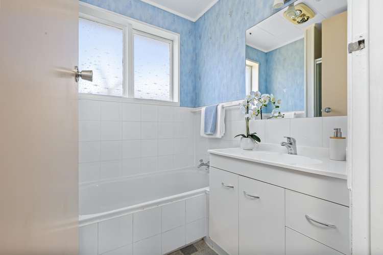 35 Fairway Avenue Red Beach_16