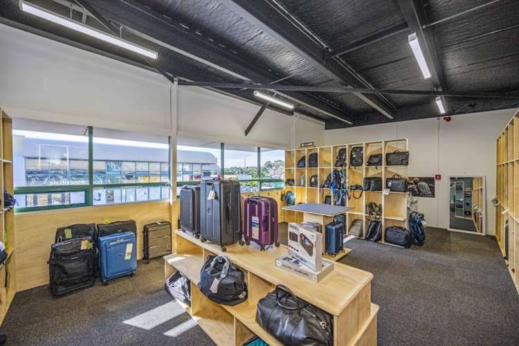 Unit 15, 18 Link Drive Wairau Valley_12