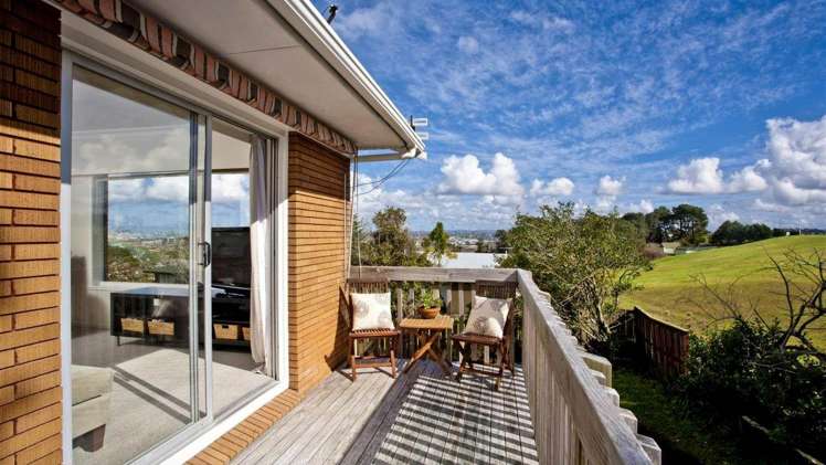 2/240 East Coast Road Forrest Hill_1