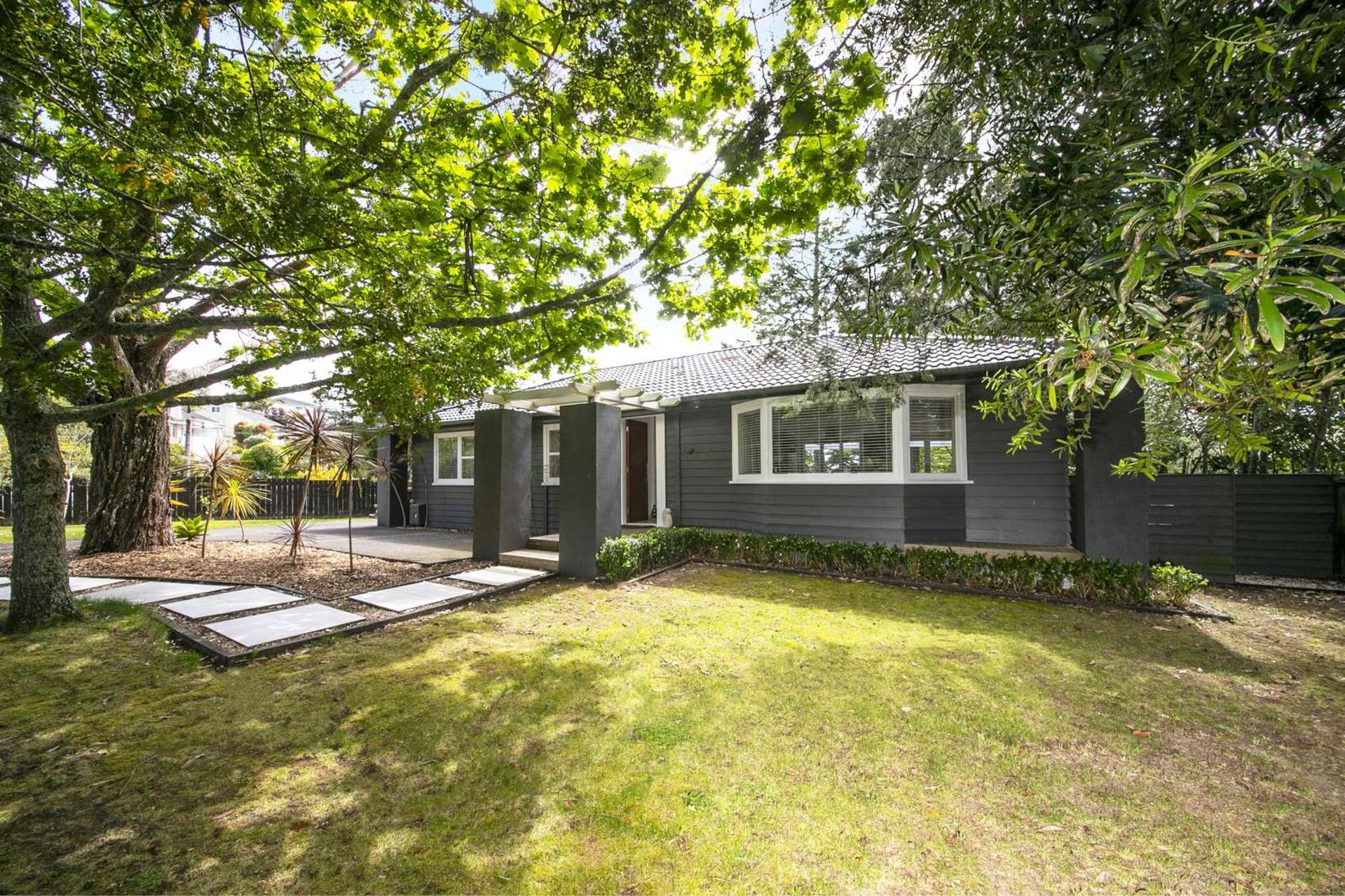 35 Derwent Crescent Titirangi_0