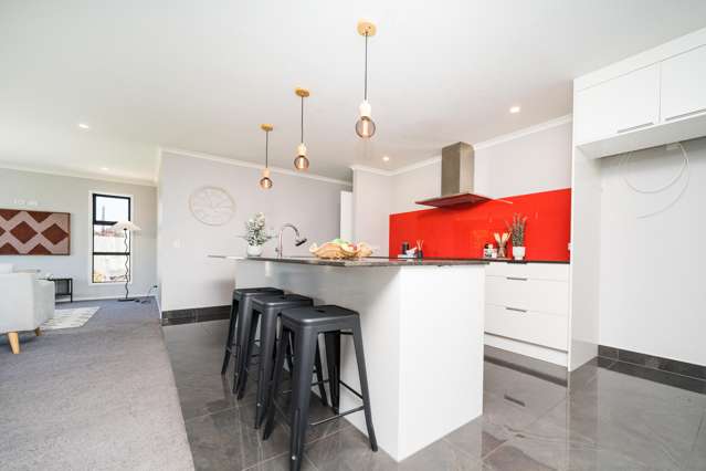 Vendors have moved - this must be sold!