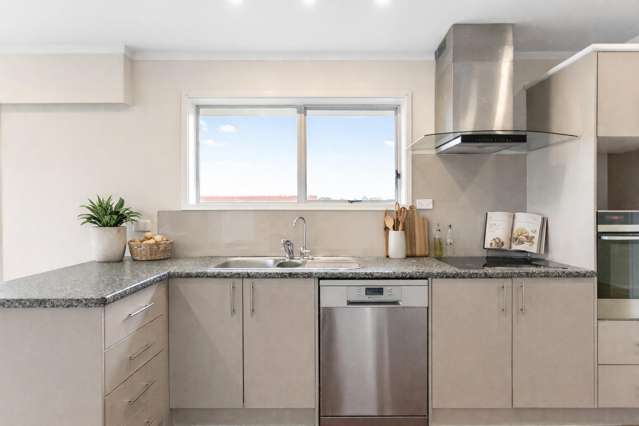 54 Meadway Sunnyhills_4