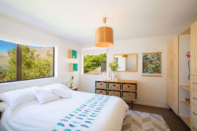 18a Arawata Terrace Fernhill/Sunshine Bay_6