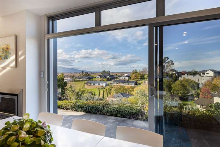 8 Ridgetop Rise Fairhall_1