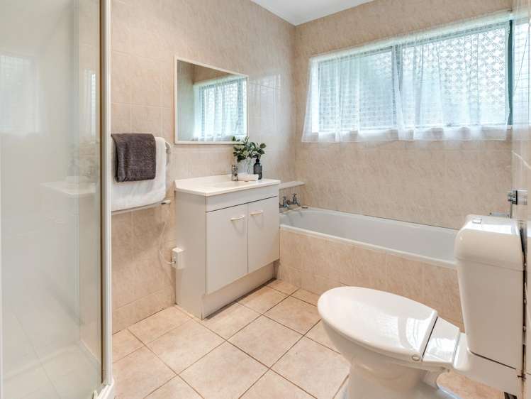 2/1 Bramley Drive Farm Cove_11