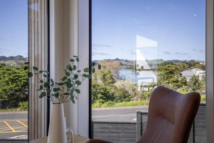 2a Marine Parade Raglan_11