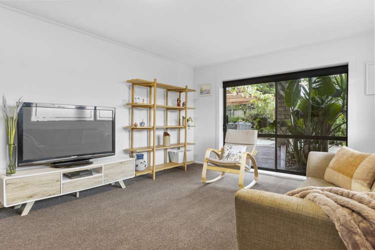 8 Clariton Avenue Green Island_11