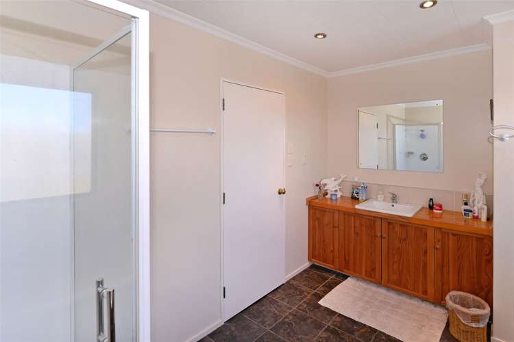 11 Malthouse Crescent Brightwater_20