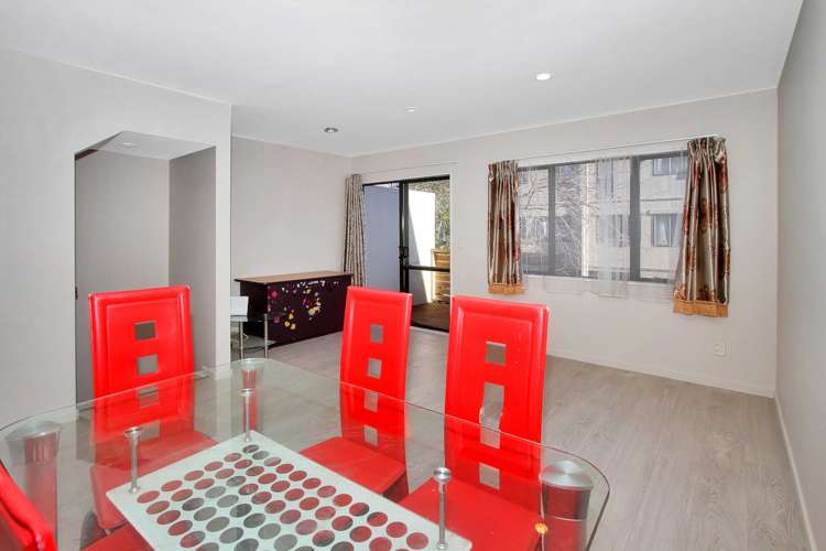 23/12 Ambrico Place New Lynn_12