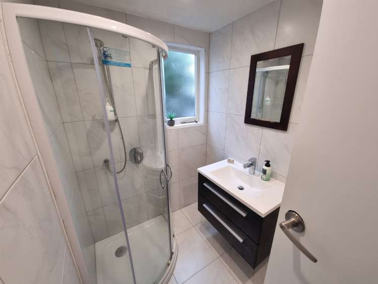 12 Seabreeze Road Narrow Neck_14