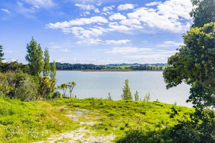 17 Kotare Crescent Pahi_9