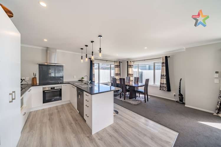 2 Grovedale Square Wainuiomata_2