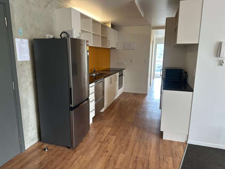 16/2 Torrens Terrace Mount Cook_2