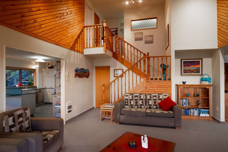 332 Princes Drive Britannia Heights_13