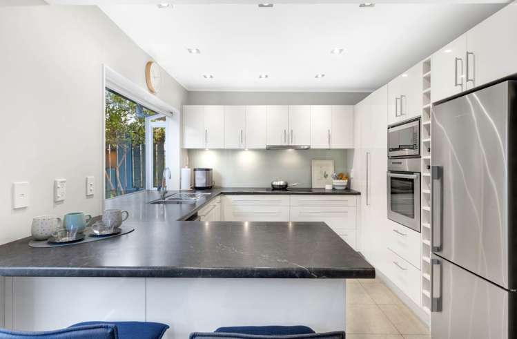 2/113 Wiseley Road West Harbour_12