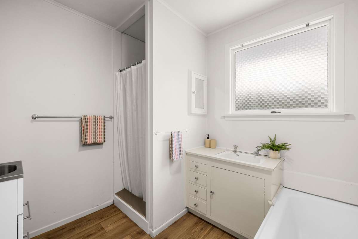 2/4 Molesworth Place_5