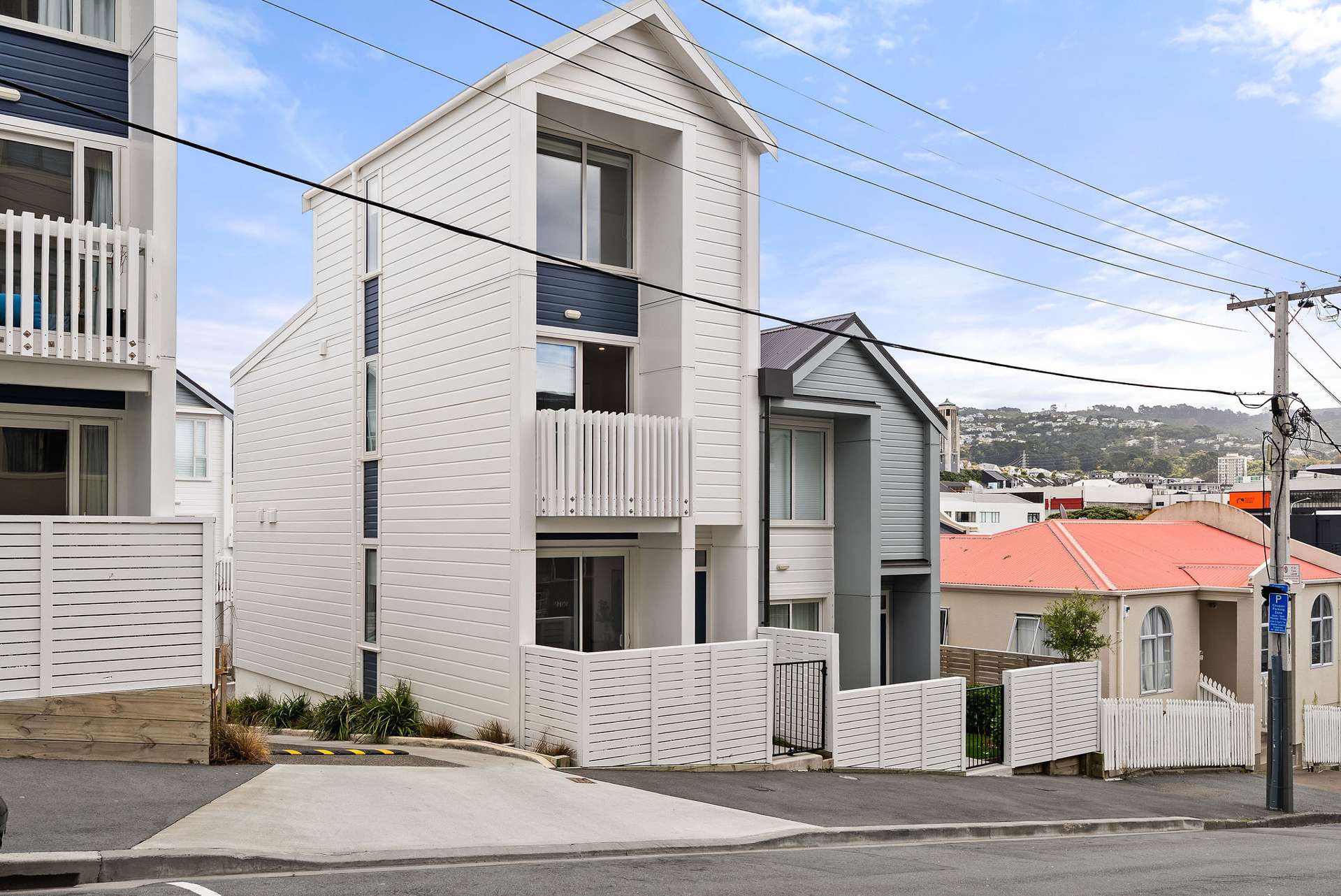 2/30 Pirie Street Mount Victoria_0