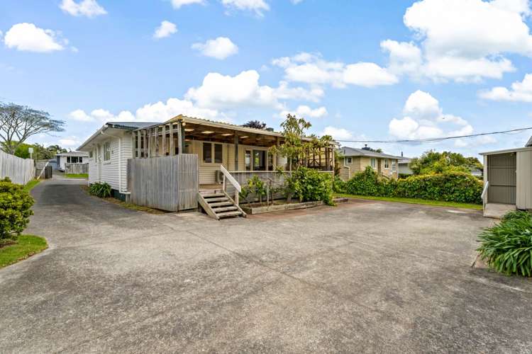 30 Ozich Avenue Te Atatu South_12