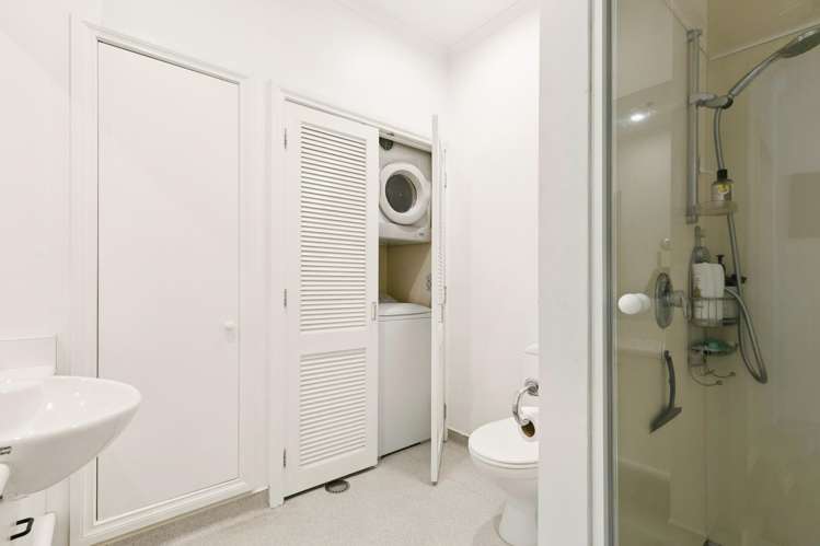 1.2/1 Queens Wharf Wellington Central_8