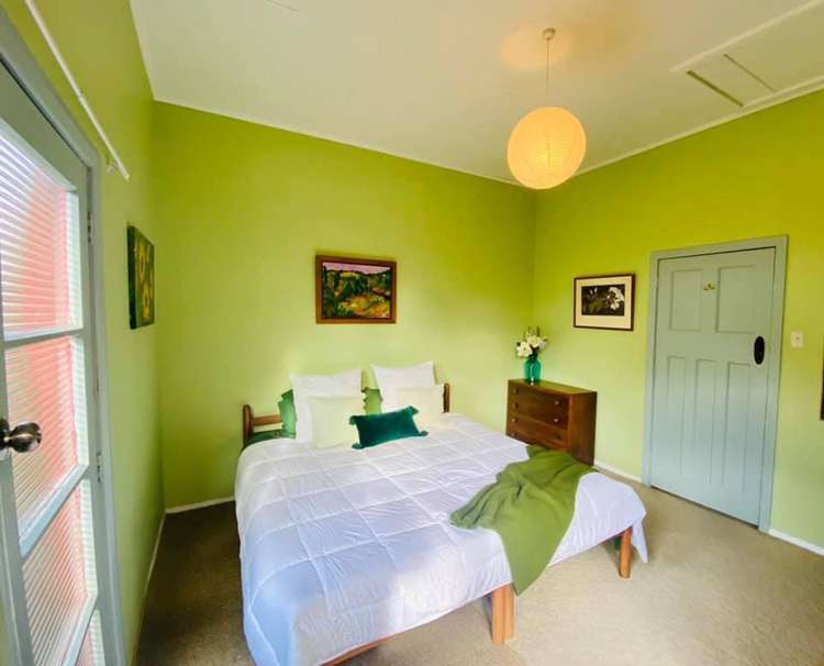 2 Shakespeare Walk The Wood_11