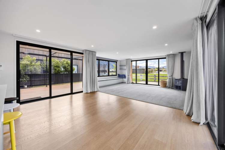 148 Burdon Loop Lake Hawea_10