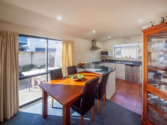 8 Silver Pine Avenue Woodridge_3