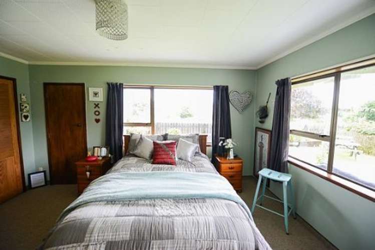 13 Calder Street Owaka_15