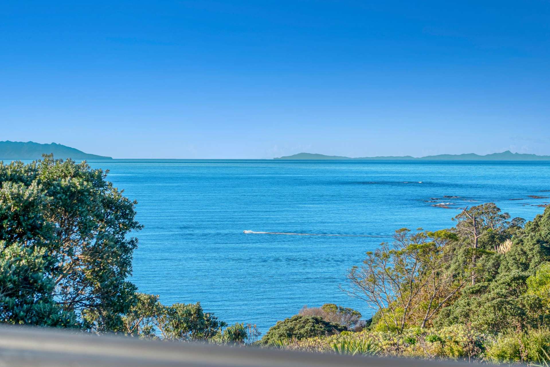 1418 Whangaparaoa Road Army Bay_0