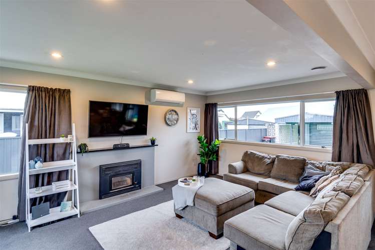 82 Wycliffe Street Onekawa_6