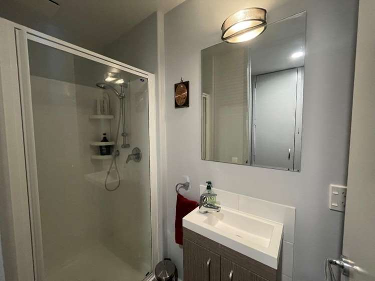 2/12 Adams Avenue 11229_12
