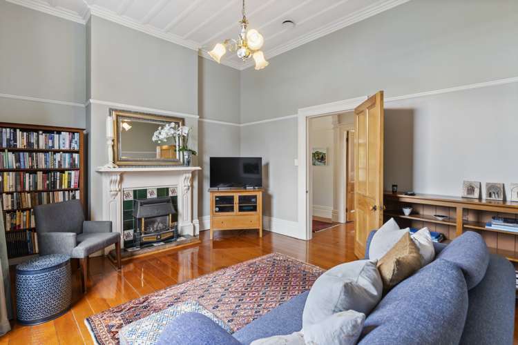 72 The Drive Epsom_14