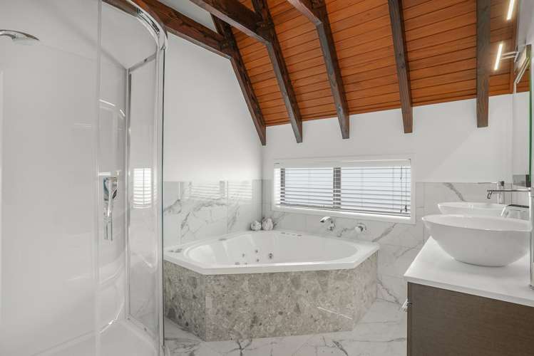 59 Miromiro Road Normandale_17