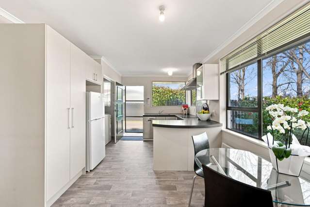 1/126 Lake Terrace Road Burwood_2