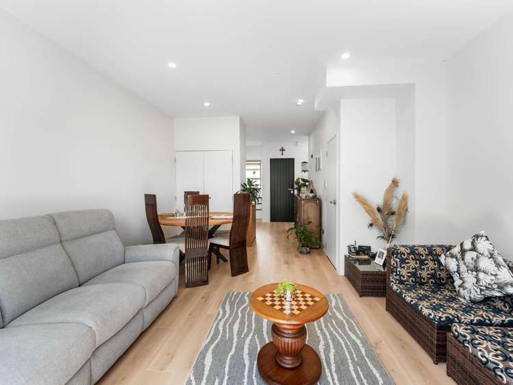 8/28 Smythe Road Henderson_9