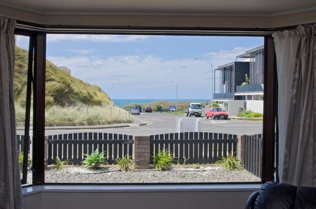 BEACH AT YOUR DOORSTEP.