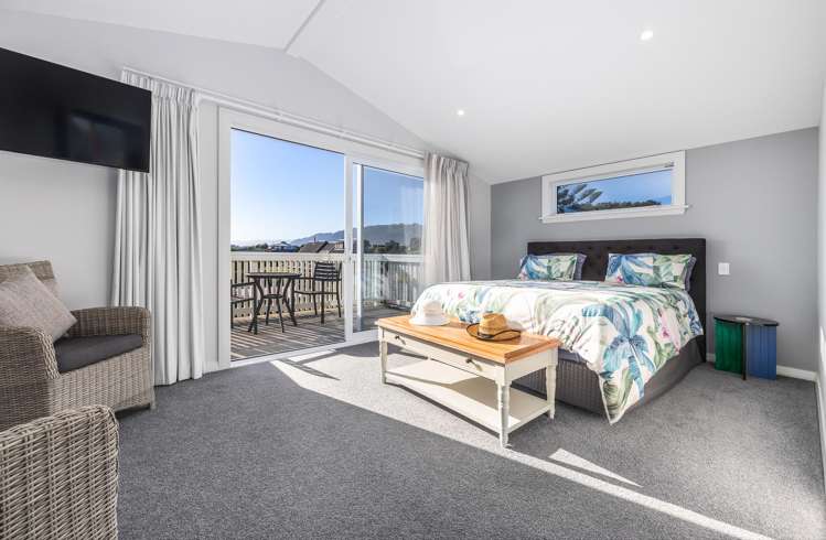 8 Hughes Street Waikanae Beach_12