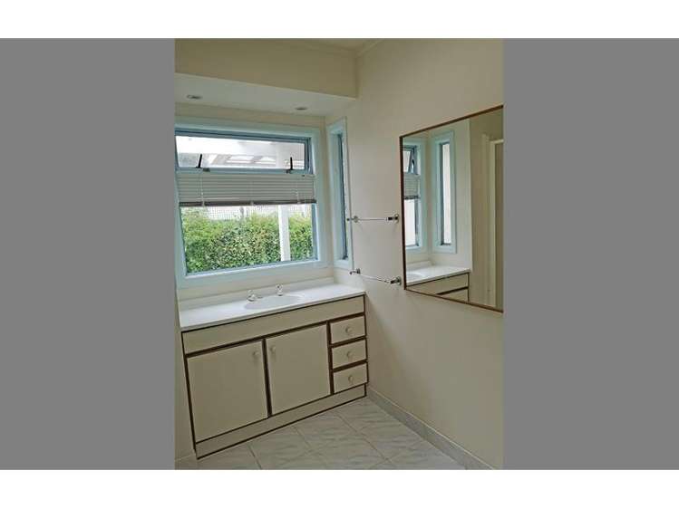592 Beach Road Rothesay Bay_8