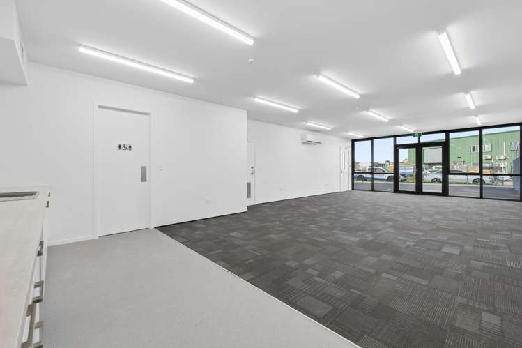 1/6 Market Place Papamoa_8