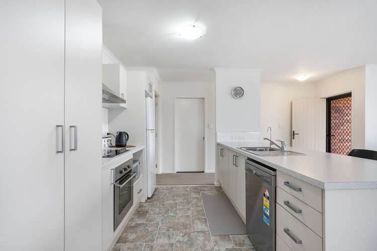 83 Ridgeway Drive Te Kamo_11