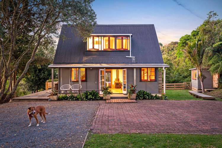 33d Landing Road Titirangi_8