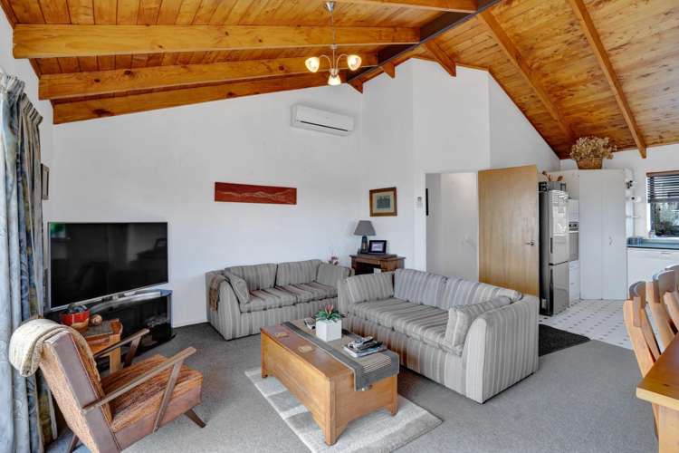 8b Squire Place Blagdon_16