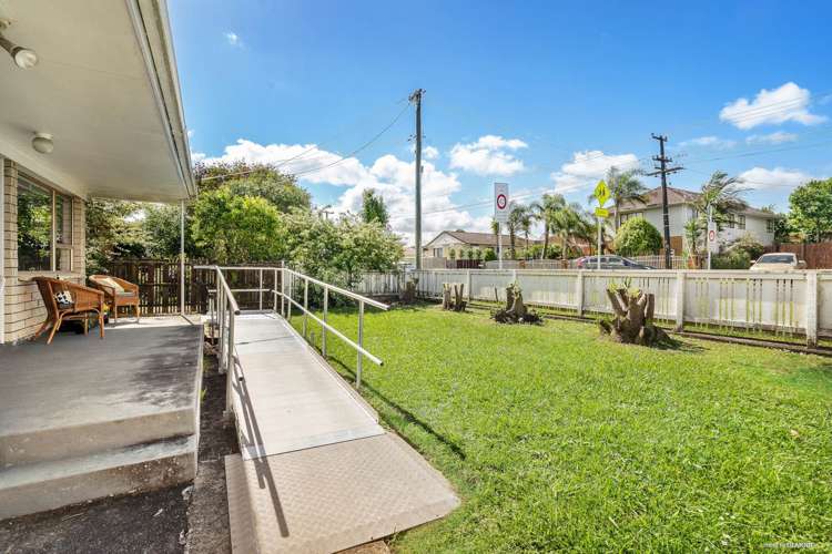 1/2 Strid Road Te Atatu South_2