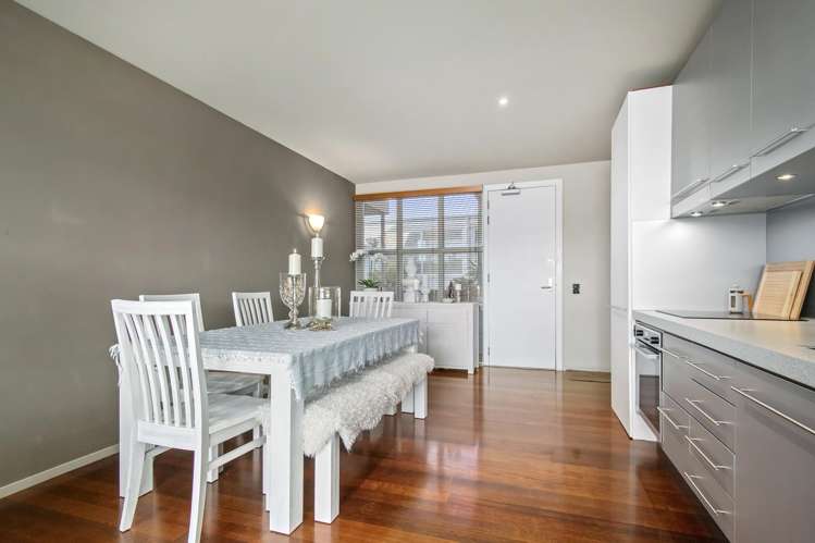 2/220 Jackson Street_5