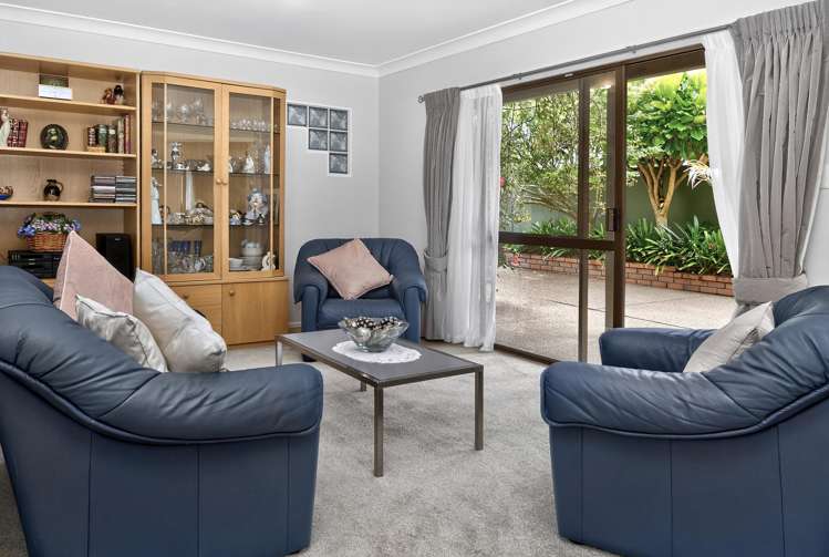 14 Channing Crescent Botany Downs_10