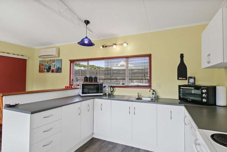 83 Nash Parade Foxton Beach_7