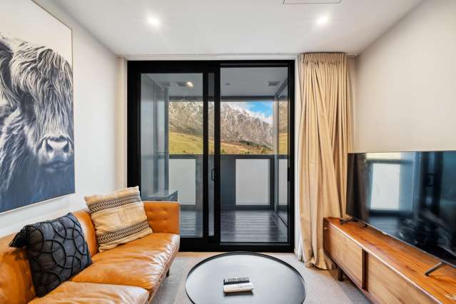 Immediate Possession with Remarkable Views!