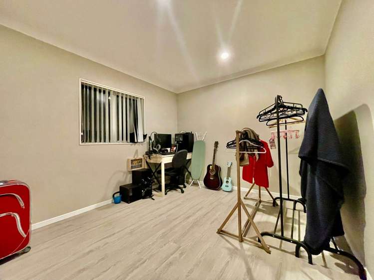 22 Stamford Crescent Flat Bush_10