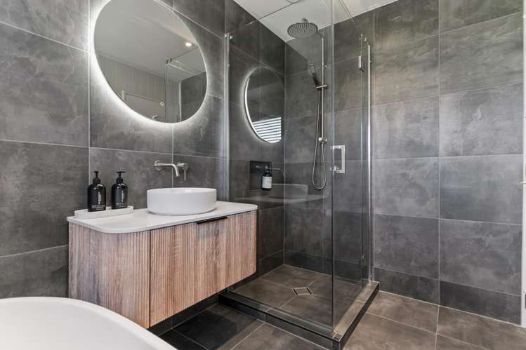 1/24 Golf Road New Lynn_1