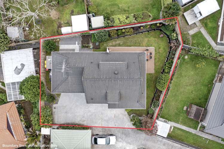 2/6 Pinewood Grove Botany Downs_21