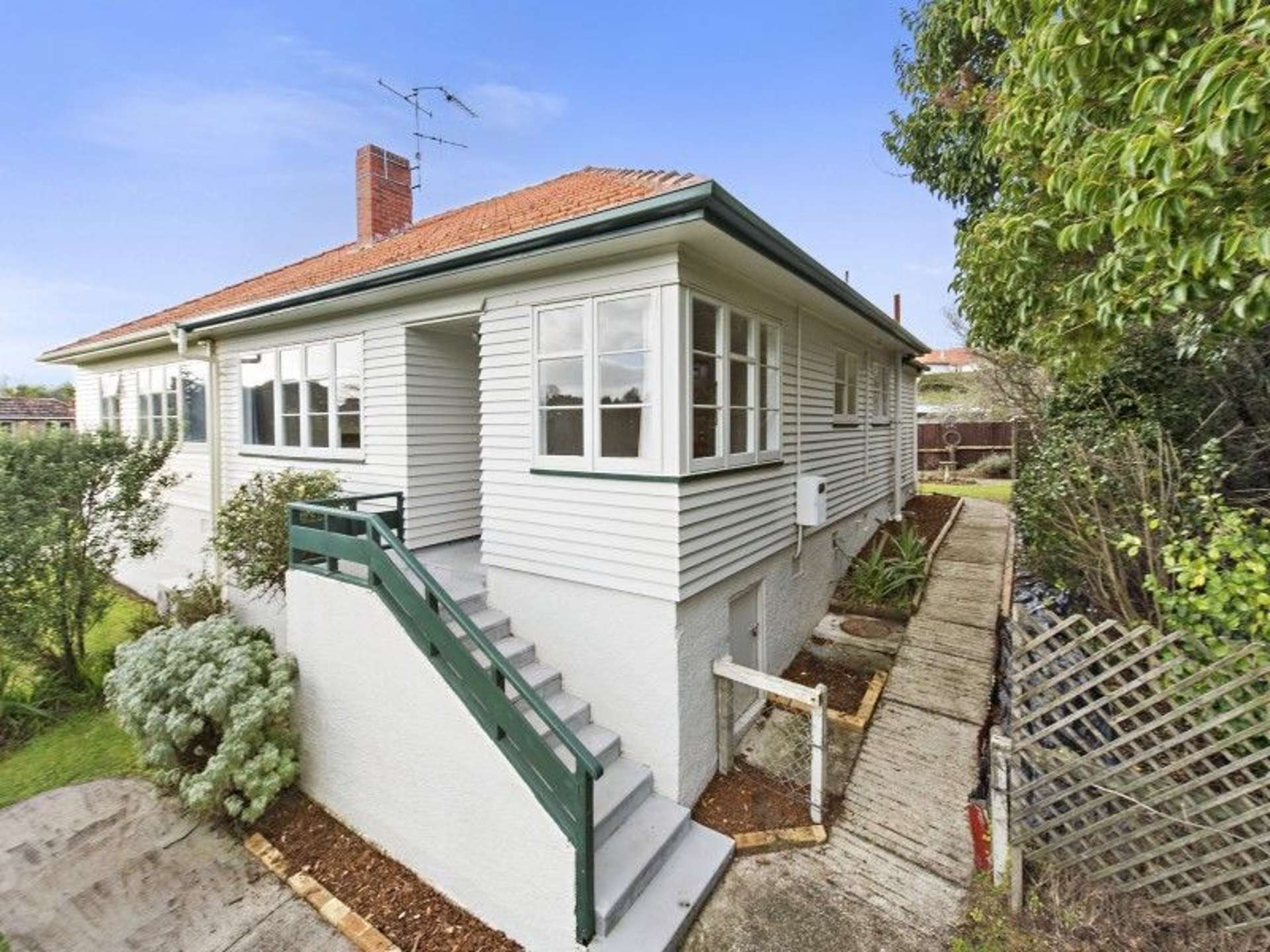 24 Plunket Terrace Hamilton East_0